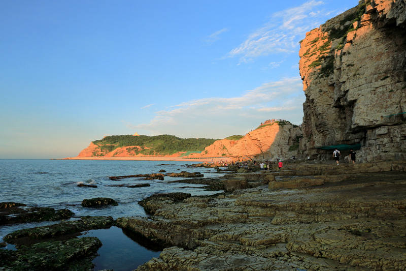 忽闻海上有仙山，踏着夕阳去寻仙